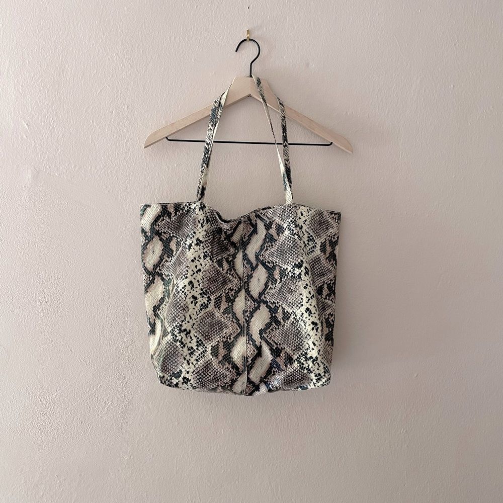 VINTAGE SAKS FIFTH AVENUE snakeskin Large tote neutrals w fuchsia interior
